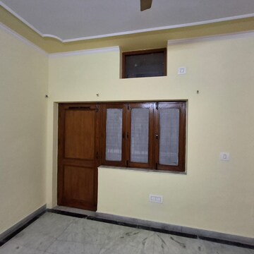 Room in 2.5 BHK Villa at Sector 23 – for Rent