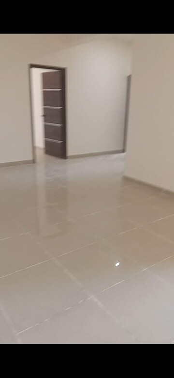 Room in 3 BHK Apartment at Indosam75, Sector 75 – for Rent