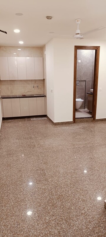 Room in  Office Space at Lajpat Nagar ii – for Rent