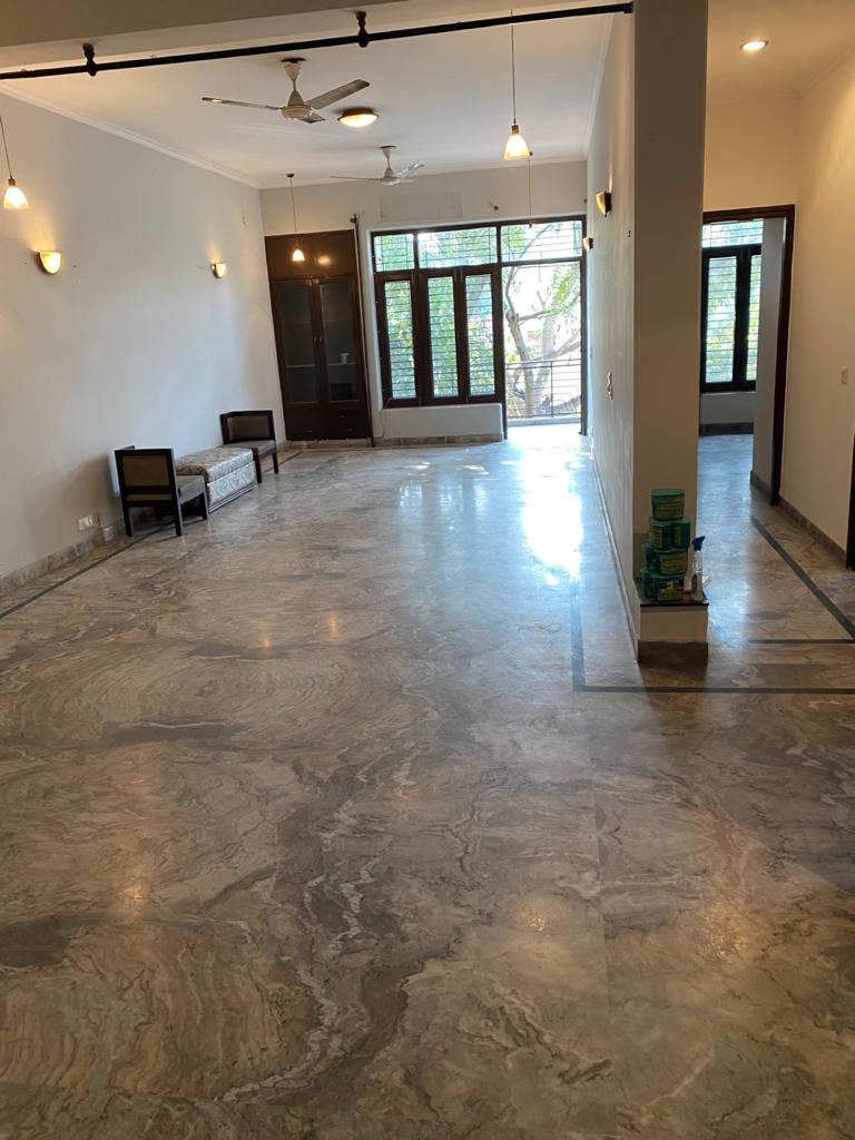 4 BHK Builder Floor For Rent in Sector 30