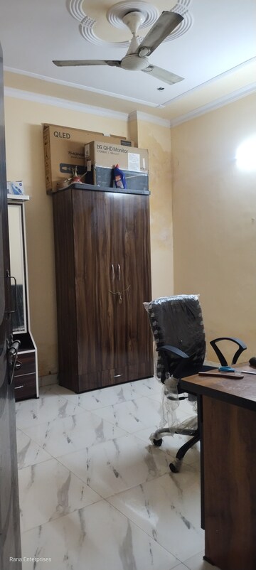 Furnished Amenities in 2 BHK Builder Floor at Ansal Palam Triangle, Palam Vihar Extension – for Rent