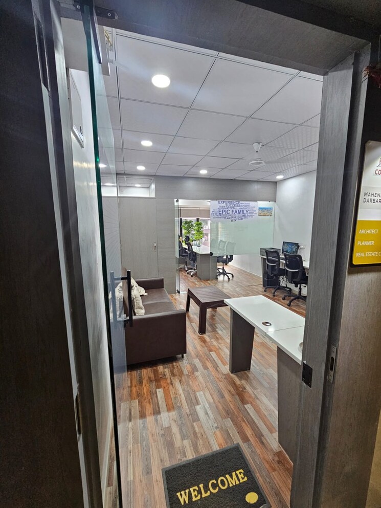 Team Area, vip road vesu Commercial Office Space 280 Sq.Ft. In Vip Road Vesu Surat 8994734