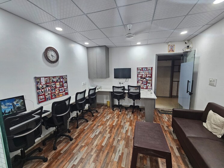 Team Area, vip road vesu Commercial Office Space 280 Sq.Ft. In Vip Road Vesu Surat 8994734