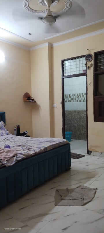 Bedroom in 2 BHK Builder Floor at Ansal Palam Triangle, Palam Vihar Extension – for Rent