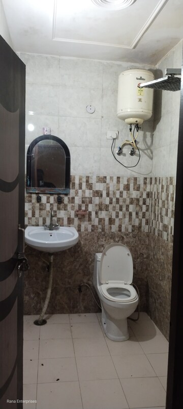 Bathroom in 2 BHK Builder Floor at Ansal Palam Triangle, Palam Vihar Extension – for Rent
