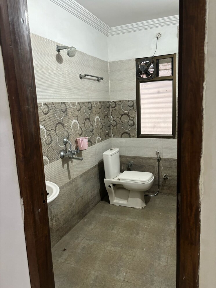 Bathroom, yashoda-desire 3 Bedroom 1250 Sq.Ft. Apartment In Danish Nagar Bhopal 8994786