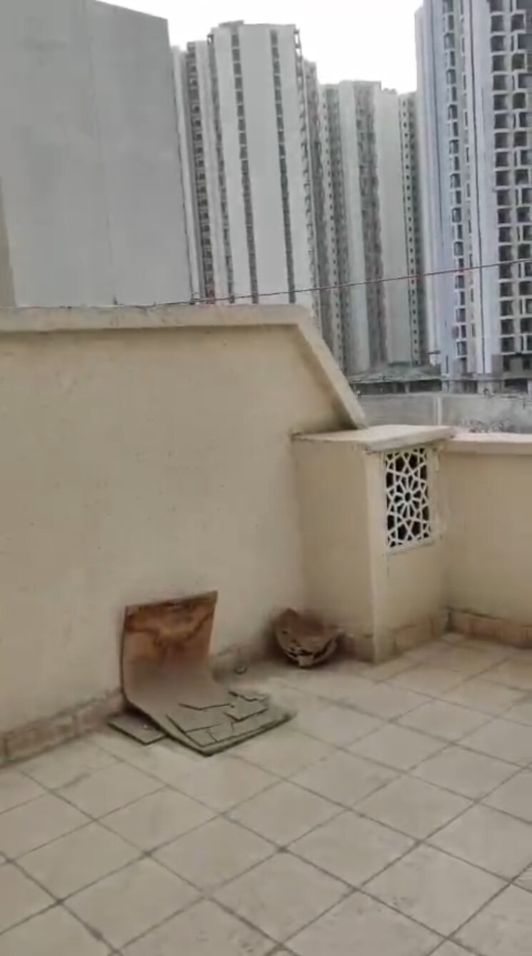 Terrace, amrapali-dream-valley 3 Bedroom 1690 Sq.Ft. Villa In Tech Zone 4 Greater Noida Greater Noida 8994789