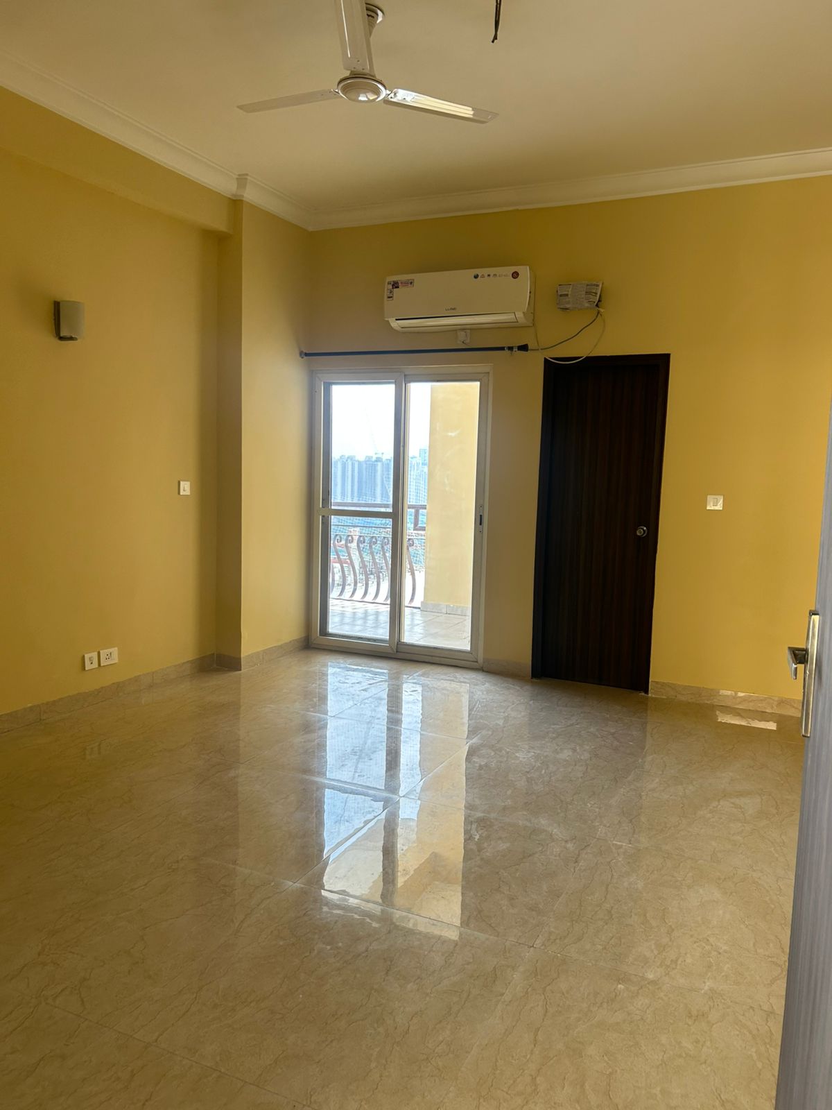 4 BHK + Pooja Room,Servant Room 4900 Sq.Ft. Apartment in Sunshine Helios