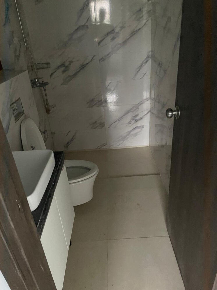 Bathroom, dhokali 1.5 Bedroom 680 Sq.Ft. Apartment In Dhokali Thane 8995002