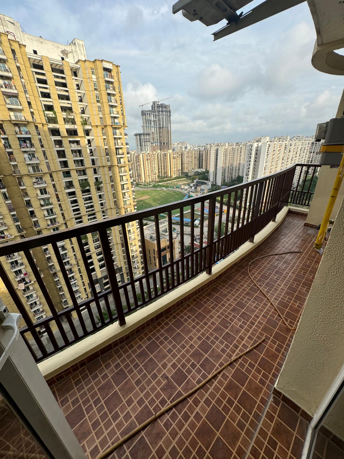 4 BHK + Servant Room Apartment For Rent in Dasnac Burj