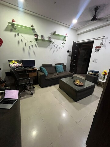Team Area in 2 BHK Apartment at Gaur City 2 - 12th Avenue, Sector 16c Greater Noida – for Rent