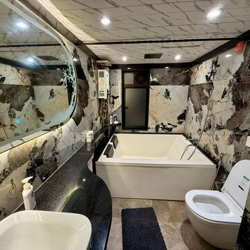 Team Area in 3 BHK Apartment at Amal Juhu Sheetal CHS Vile Parle, Gulmohar Road – for Rent