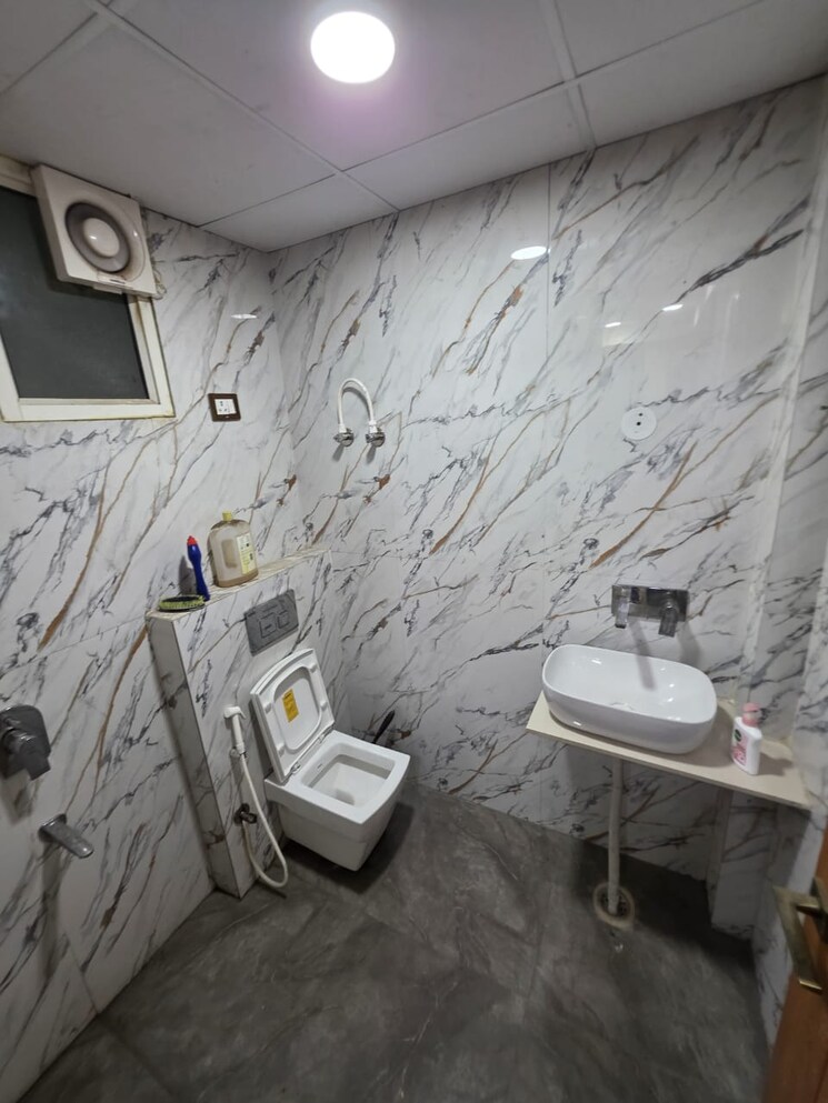 Bathroom, galaxy-royale 2 Bedroom 1195 Sq.Ft. Apartment In Gaur City 2 Greater Noida 8994959