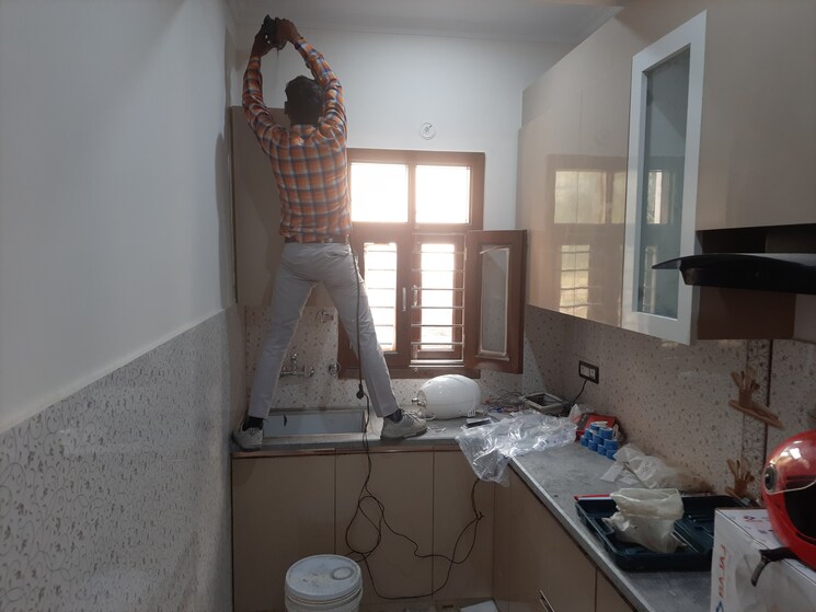 Bathroom, pochanpur colony 3 Bedroom 1080 Sq.Ft. Builder Floor In Pochanpur Colony Delhi 8995095