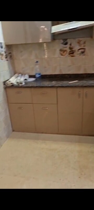 Furnished Amenities in 2 BHK Builder Floor at Vaishali Sector 2 – for Sale
