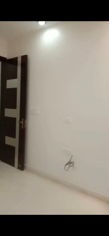Room in 3.5 BHK Builder Floor at Puri PP City Centre, Pitampura – for Sale