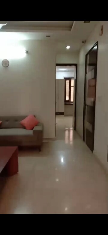 Room in 3.5 BHK Builder Floor at Puri PP City Centre, Pitampura – for Sale