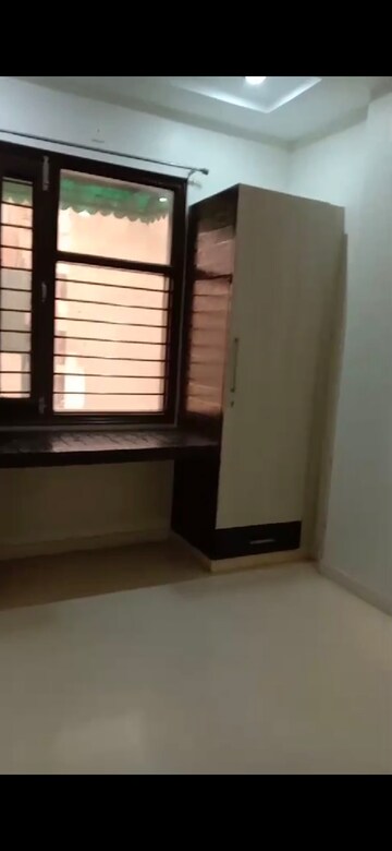 Room in 3.5 BHK Builder Floor at Puri PP City Centre, Pitampura – for Sale