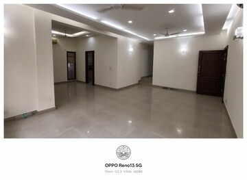 Room in 3 BHK Builder Floor at Gulmohar Park – for Rent