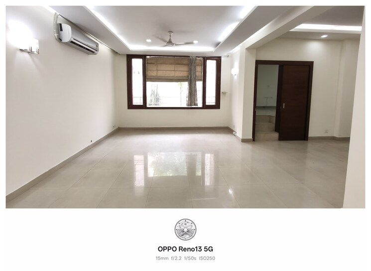 Room, gulmohar park 3 Bedroom 2100 Sq.Ft. Builder Floor In Gulmohar Park Delhi 8995040