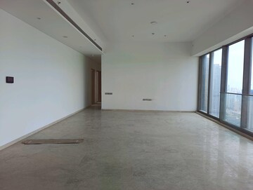 Room in 5 BHK Apartment at Rustomjee Crown, Prabhadevi – for Rent