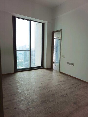 Room in 5 BHK Apartment at Rustomjee Crown, Prabhadevi – for Rent