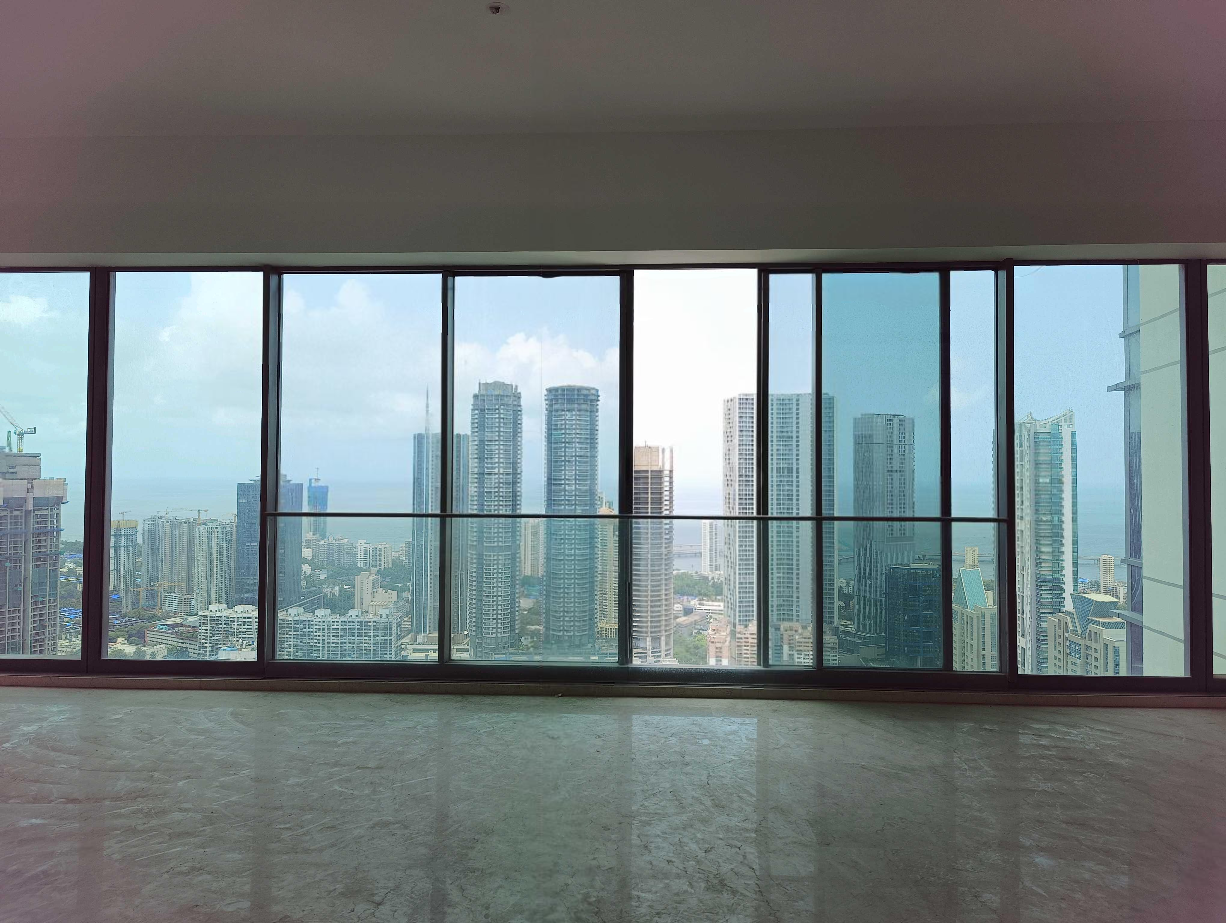 5 BHK + Pooja Room,Servant Room Apartment For Rent in Rustomjee Crown