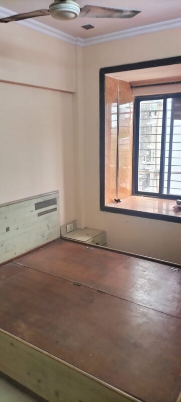 Room in 1.5 BHK Apartment at Eff Jumbo Darshan CHS, Andheri East – for Rent
