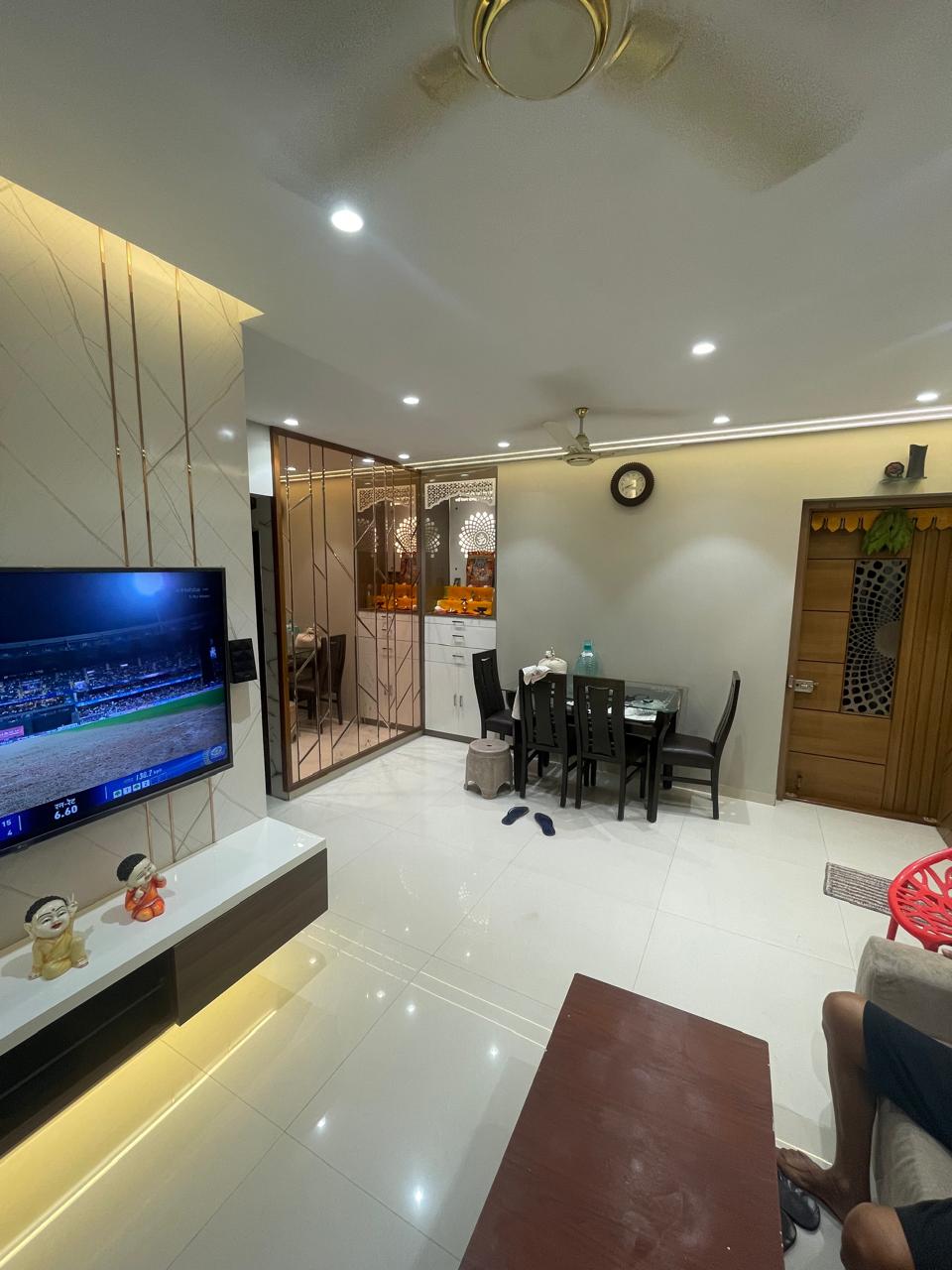 2 BHK 1050 Sq.Yd. Apartment in Shanti Seven