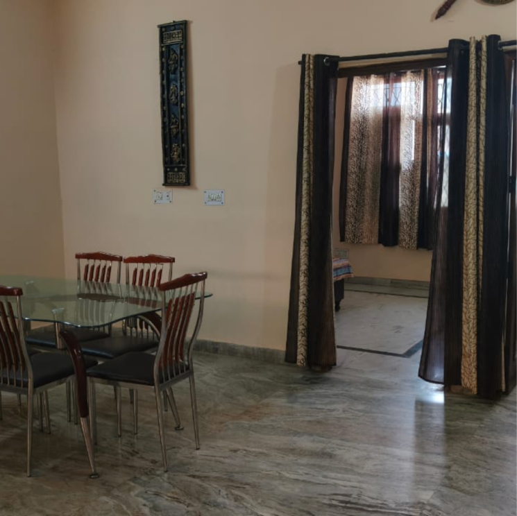 Gym, sector 23 2.5 Bedroom 1200 Sq.Ft. Villa In Sector 23 Gurgaon 8995204