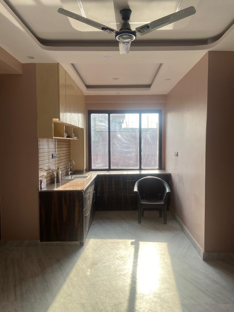 Kitchen, chattarpur 3 Bedroom 110 Sq.Yd. Builder Floor In Chattarpur Delhi 8995198