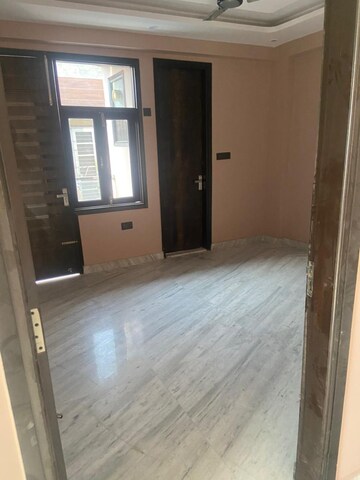 Room in 3 BHK Builder Floor at Chattarpur – for Rent