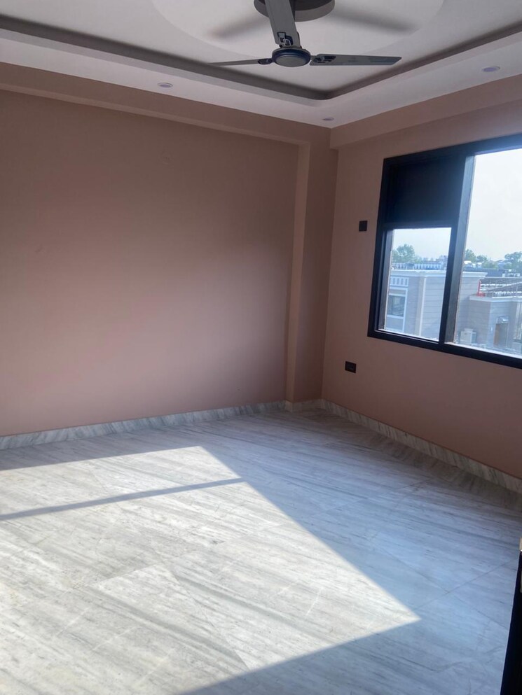 Room, chattarpur 3 Bedroom 110 Sq.Yd. Builder Floor In Chattarpur Delhi 8995198