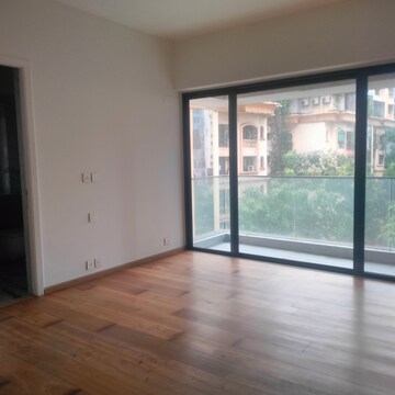 Master Bedroom in 3 BHK Apartment at Kalpataru Solitaire, Juhu – for Sale
