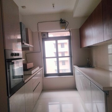 Kitchen in 3 BHK Apartment at Kalpataru Solitaire, Juhu – for Sale