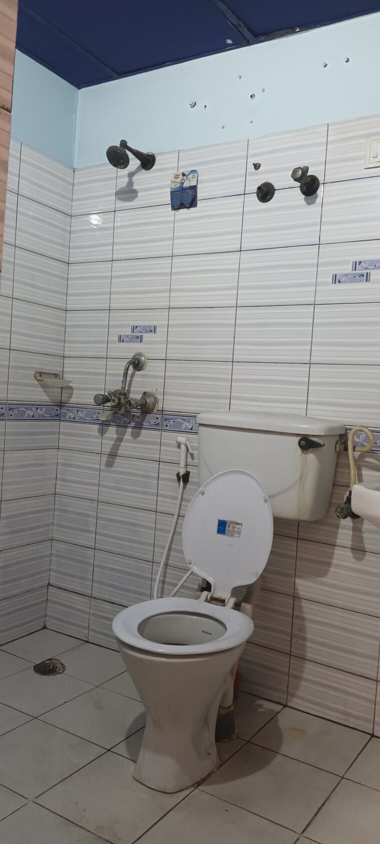 Bathroom, mahagun-mosaic 2 Bedroom 1025 Sq.Ft. Apartment In Vaishali Sector 4 Ghaziabad 8995226