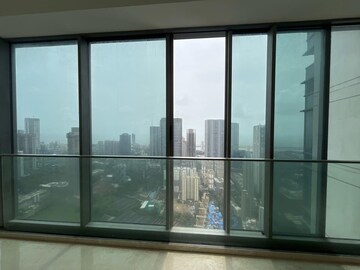 Room in 4 BHK Apartment at Rustomjee Crown, Prabhadevi – for Rent