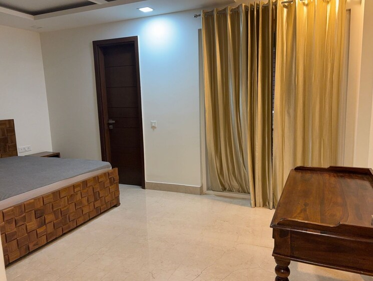 Living Room, veera-safdarjung-enclave 3 Bedroom 200 Sq.Yd. Builder Floor In Safdarjung Enclave Delhi 8995257