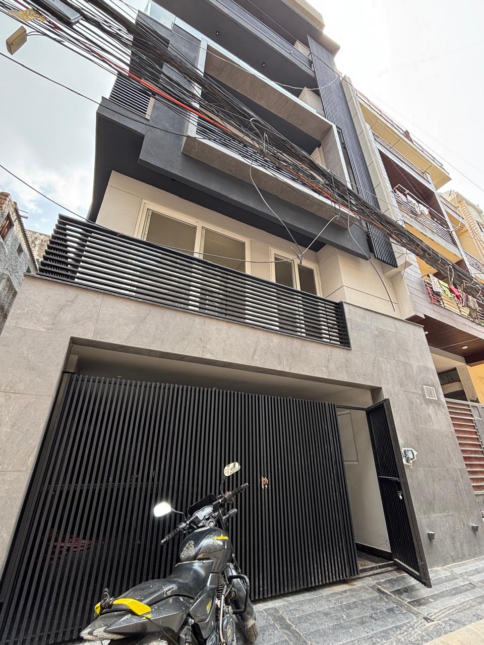 2 BHK Apartment For Rent in Veera Safdarjung Enclave