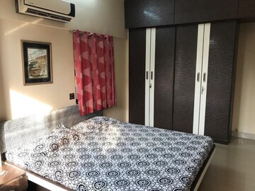 Bedroom in 2 BHK Apartment at Santacruz West – for Rent