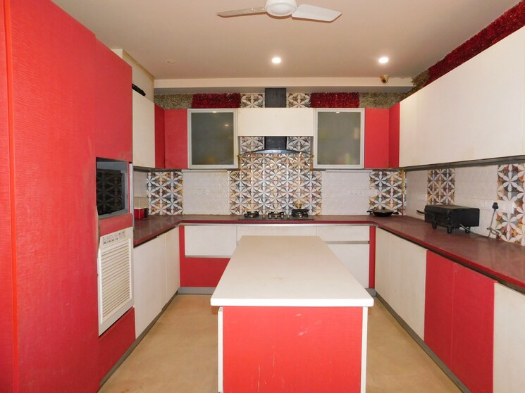 Kitchen, veera-safdarjung-enclave 2 Bedroom 1100 Sq.Ft. Apartment In Safdarjung Enclave Delhi 8995335