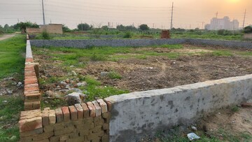  Plot For Sale in Noida Central