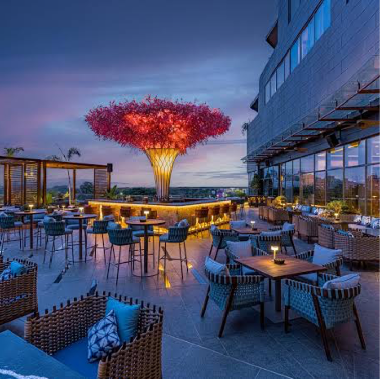 Swimming Pool, hinjewadi Commercial Showroom 9000 Sq.Ft. In Hinjewadi Pune 8995425