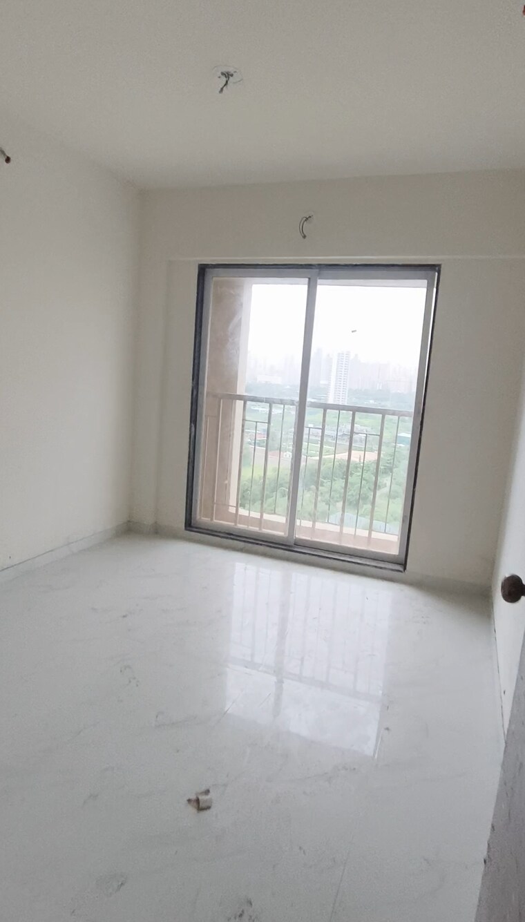 Room, metropolis-bayside 1 Bedroom 370 Sq.Ft. Apartment In Kasarvadavali Thane 8995438