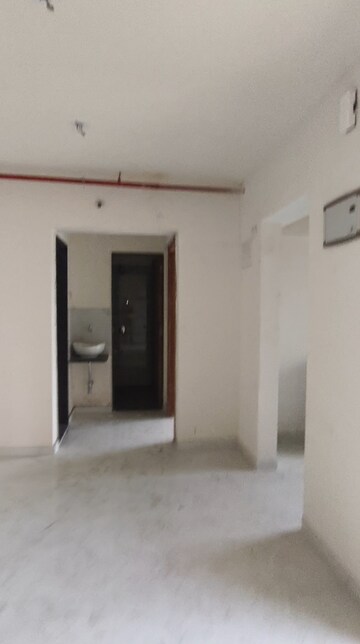 Room in 1 BHK Apartment at Metropolis Bayside, Kasarvadavali – for Sale