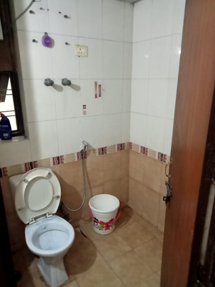 Bathroom, sarvottam-shree 2 Bedroom 1000 Sq.Ft. Builder Floor In Shakti Khand Ghaziabad 8995446