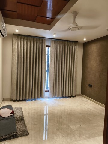 Bedroom in 4 BHK Builder Floor at Boutique Residential Apartments C-253, Defence Colony – for Rent