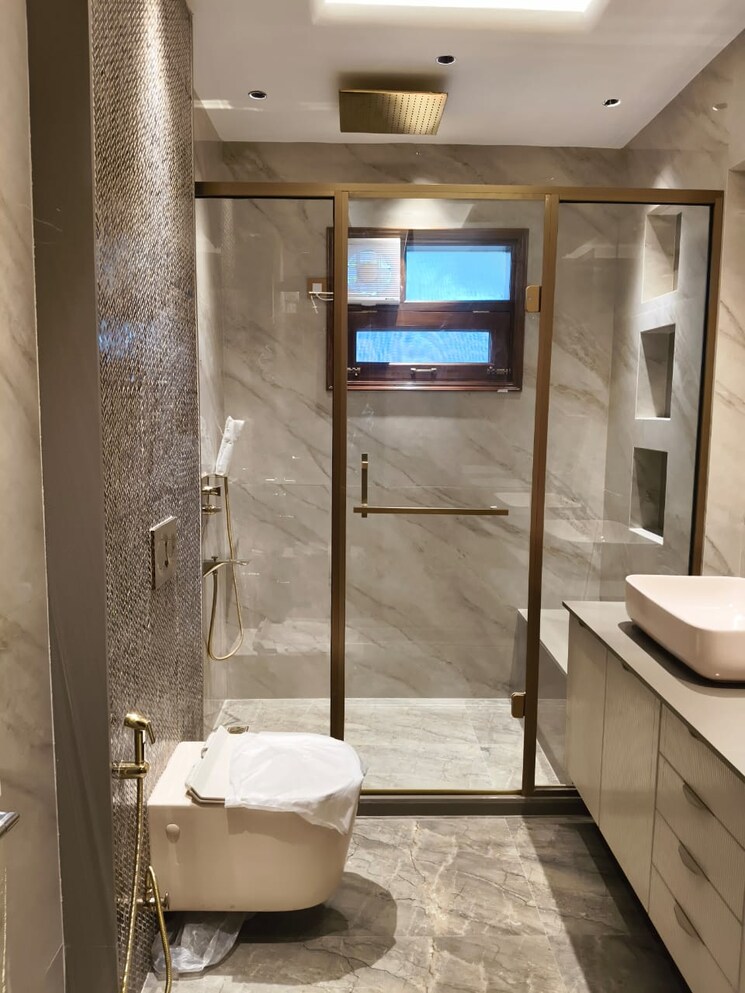 Bathroom, boutique-residential-apartments-c-253 4 Bedroom 3000 Sq.Ft. Builder Floor In Defence Colony Delhi 8995453