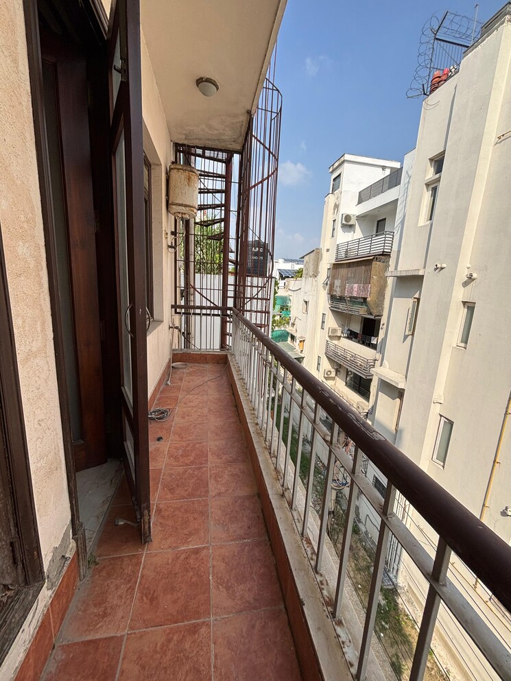 Balcony, boutique-residential-apartments-c-253 4 Bedroom 3000 Sq.Ft. Builder Floor In Defence Colony Delhi 8995453