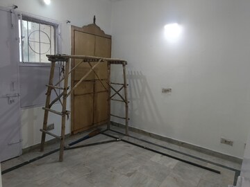 Room in 2 BHK Builder Floor at S S Southend, Sector 49 – for Rent